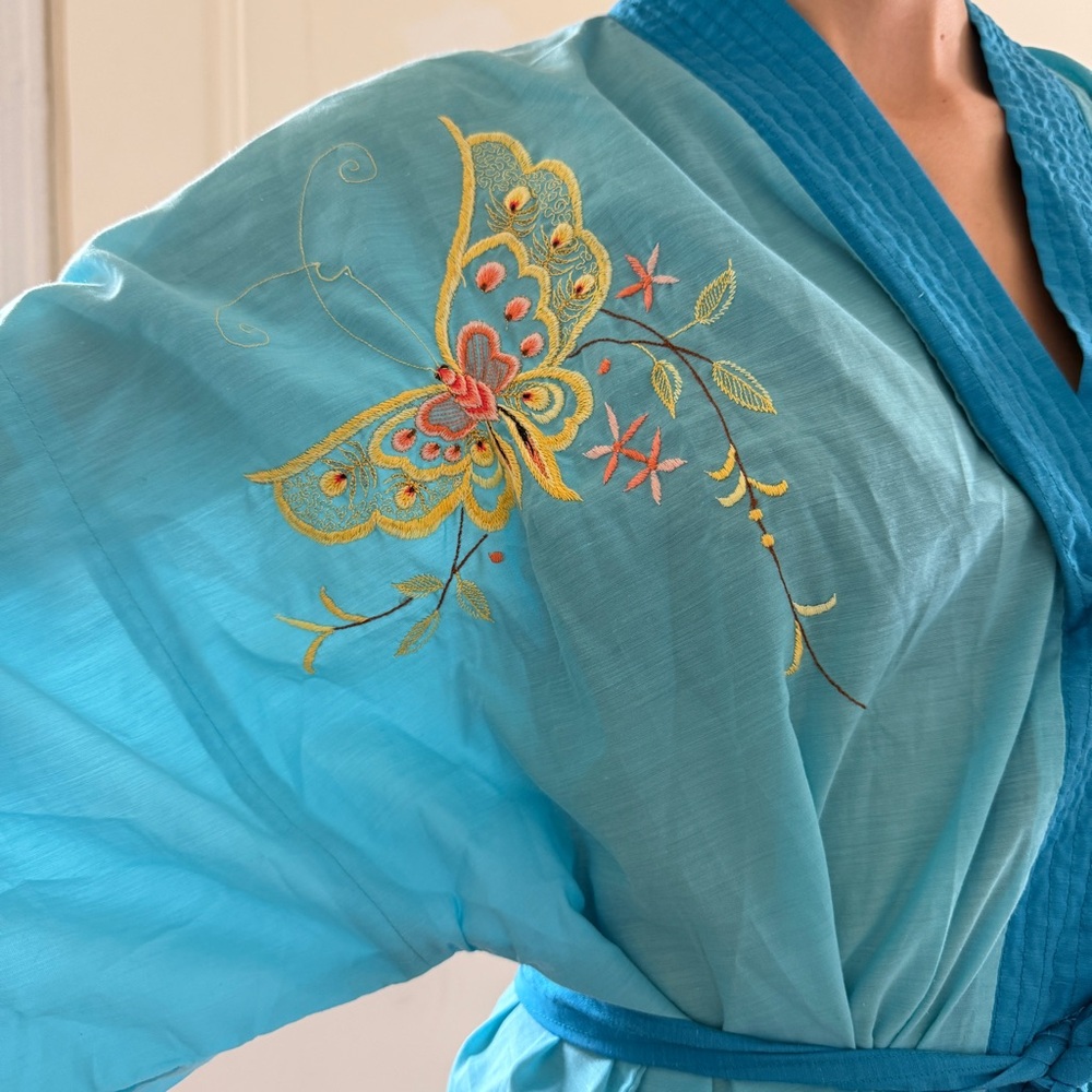 Blue Kimono-Style Robe with Gold Embroidery - Picture 7 of 8